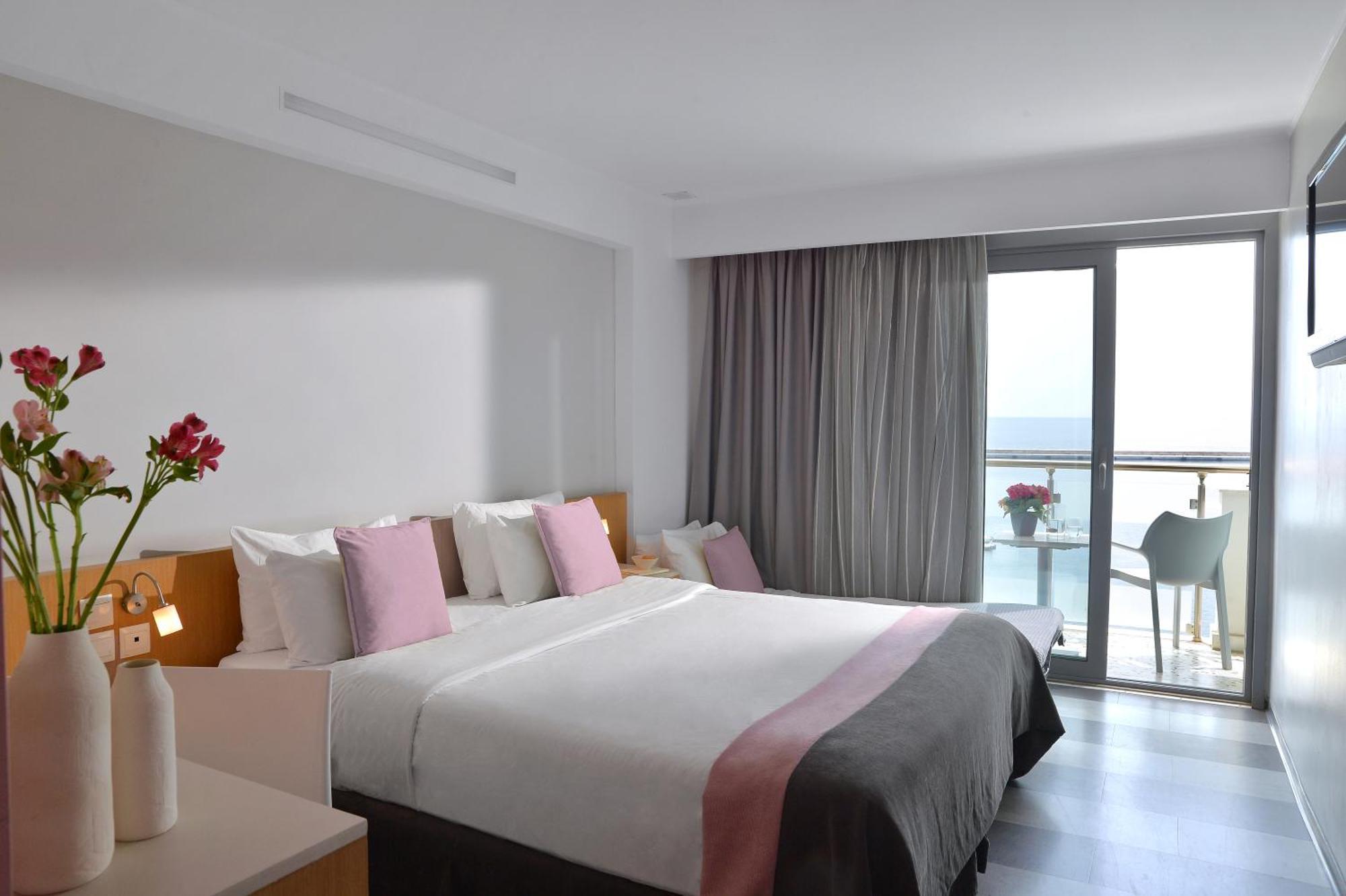 Doppel-/Zweibettzimmer mit Meerblick